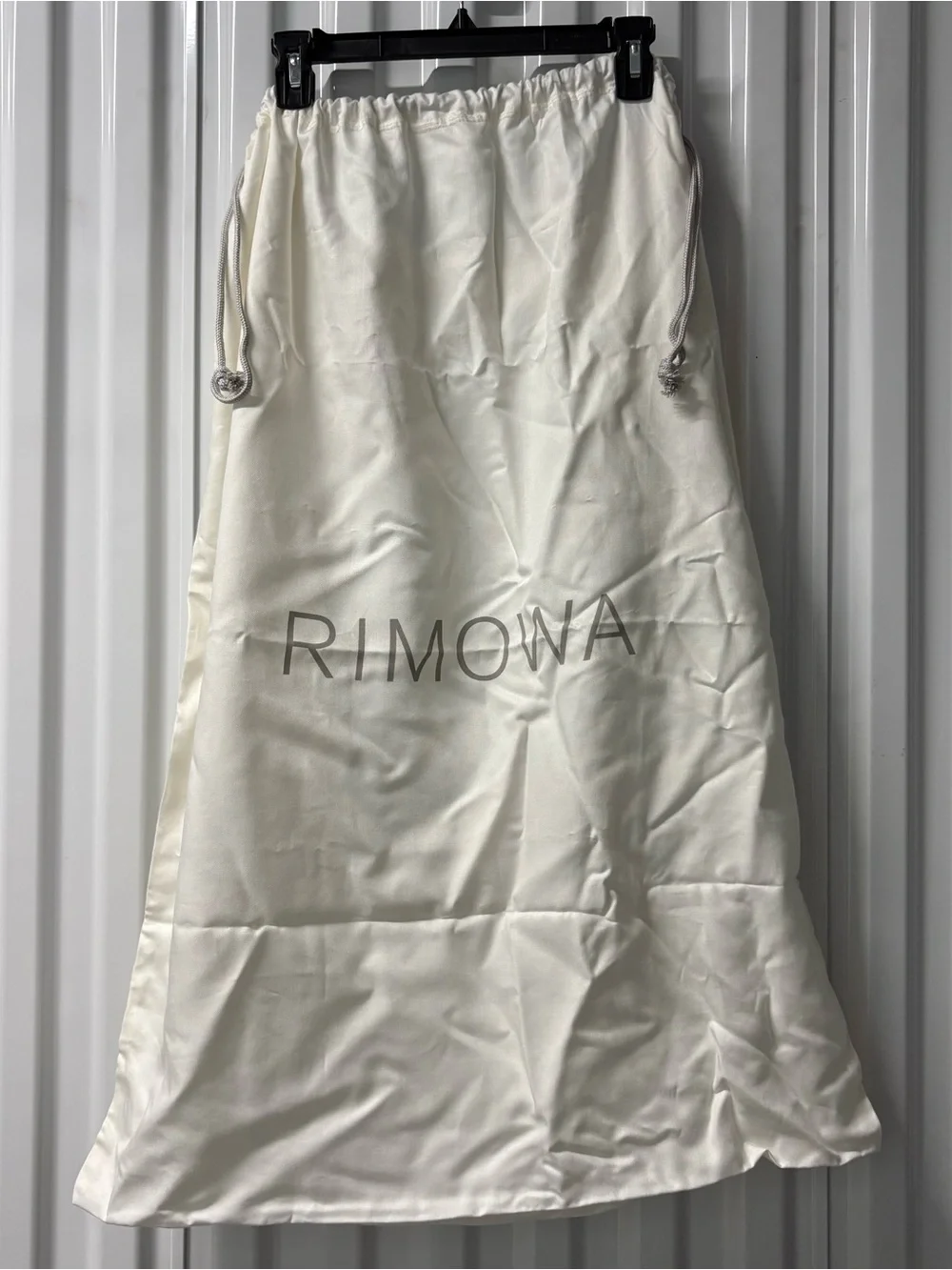RIMOWA Cream Satin Drawstring Cabin Carry On Dust Bag